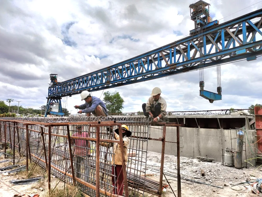 Thi công cầu vượt dự án Bến Lức - Long Thành, đoạn qua xã Phước Thái, huyện Long Thành, tỉnh Đồng Nai Thi công cầu vượt dự án Bến Lức - Long Thành, đoạn qua xã Phước Thái, huyện Long Thành, tỉnh Đồng Nai