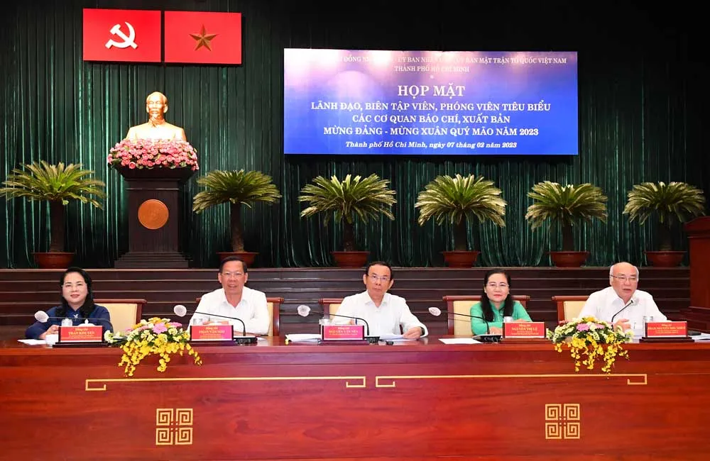 Họp mặt cơ quan báo chí mừng Đảng - mừng Xuân Quý Mão. Ảnh: VIỆT DŨNG Họp mặt cơ quan báo chí mừng Đảng - mừng Xuân Quý Mão. Ảnh: VIỆT DŨNG