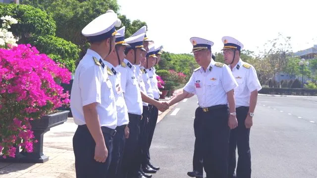 Chuẩn Đô đốc Phạm Mạnh Hùng kiểm tra công tác chuẩn bị ra quân huấn luyện tại Lữ đoàn 167 Chuẩn Đô đốc Phạm Mạnh Hùng kiểm tra công tác chuẩn bị ra quân huấn luyện tại Lữ đoàn 167