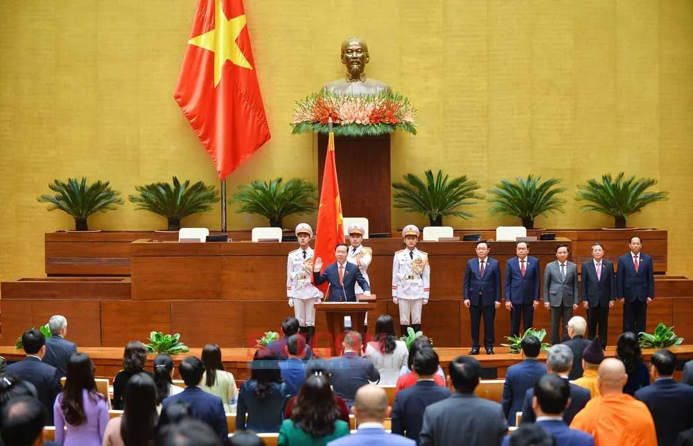 Chủ tịch nước Võ Văn Thưởng tuyên thệ nhậm chức, sáng 2-3-2023. Ảnh: VIẾT CHUNG Chủ tịch nước Võ Văn Thưởng tuyên thệ nhậm chức, sáng 2-3-2023. Ảnh: VIẾT CHUNG