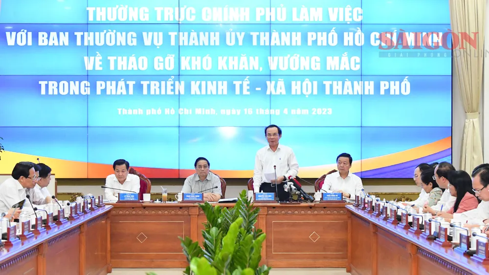 Thường trực Chính phủ làm việc với Ban Thường vụ Thành ủy TPHCM về tháo gỡ khó khăn, vướng mắc trong phát triển kinh tế - xã hội Thành phố. Ảnh: VIỆT DŨNG