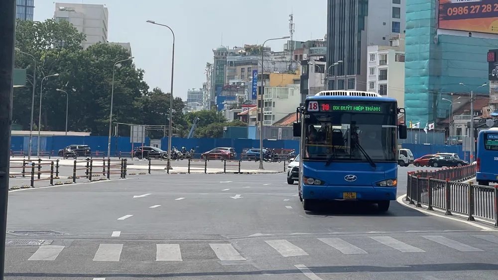 Nhiều người sử dụng xe buýt nhằm bảo vệ môi trường, không sợ nắng, sợ mưa