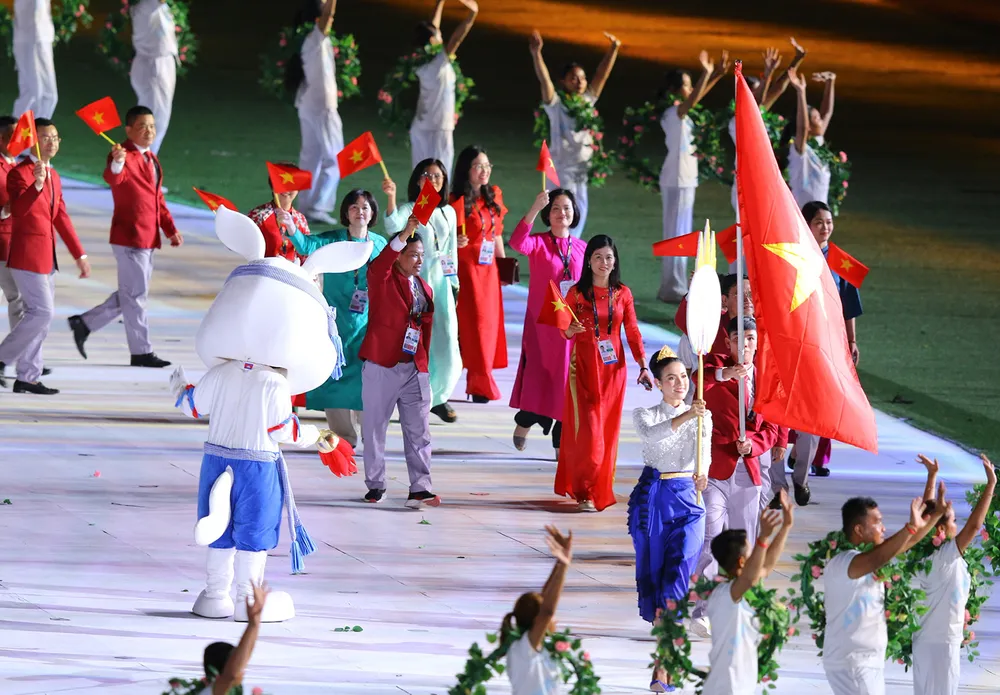 Đoàn thể thao Việt Nam tại lễ khai mạc. Ảnh: DŨNG PHƯƠNG