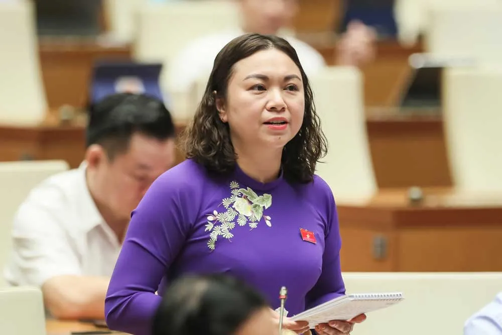 Đại biểu Đặng Bích Ngọc (Hòa Bình). Ảnh: QUANG PHÚC Đại biểu Đặng Bích Ngọc (Hòa Bình). Ảnh: QUANG PHÚC