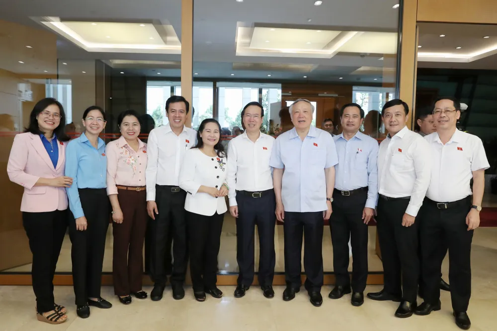 Chủ tịch nước Võ Văn Thưởng và các đại biểu Quốc hội đoàn TPHCM tại phiên chất vấn ngày 7-6. Ảnh: QUANG PHÚC Chủ tịch nước Võ Văn Thưởng và các đại biểu Quốc hội đoàn TPHCM tại phiên chất vấn ngày 7-6. Ảnh: QUANG PHÚC