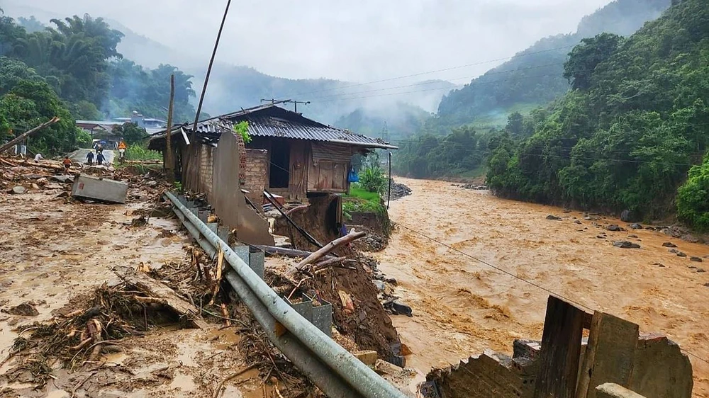 Vì sao lũ quét, sạt lở ngày càng gia tăng nghiêm trọng?