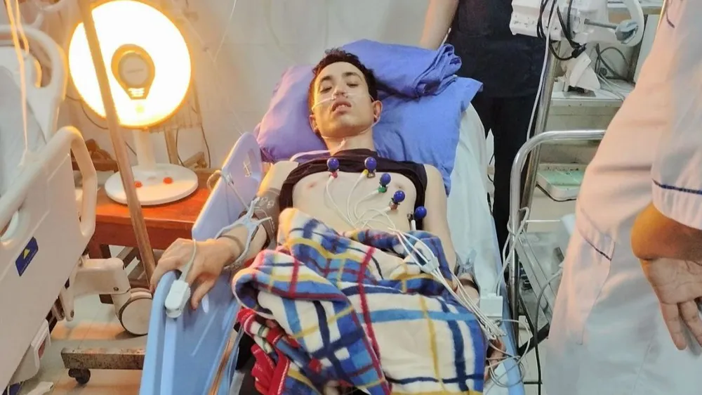 Anh Vũ được cấp cứu tại bệnh viện