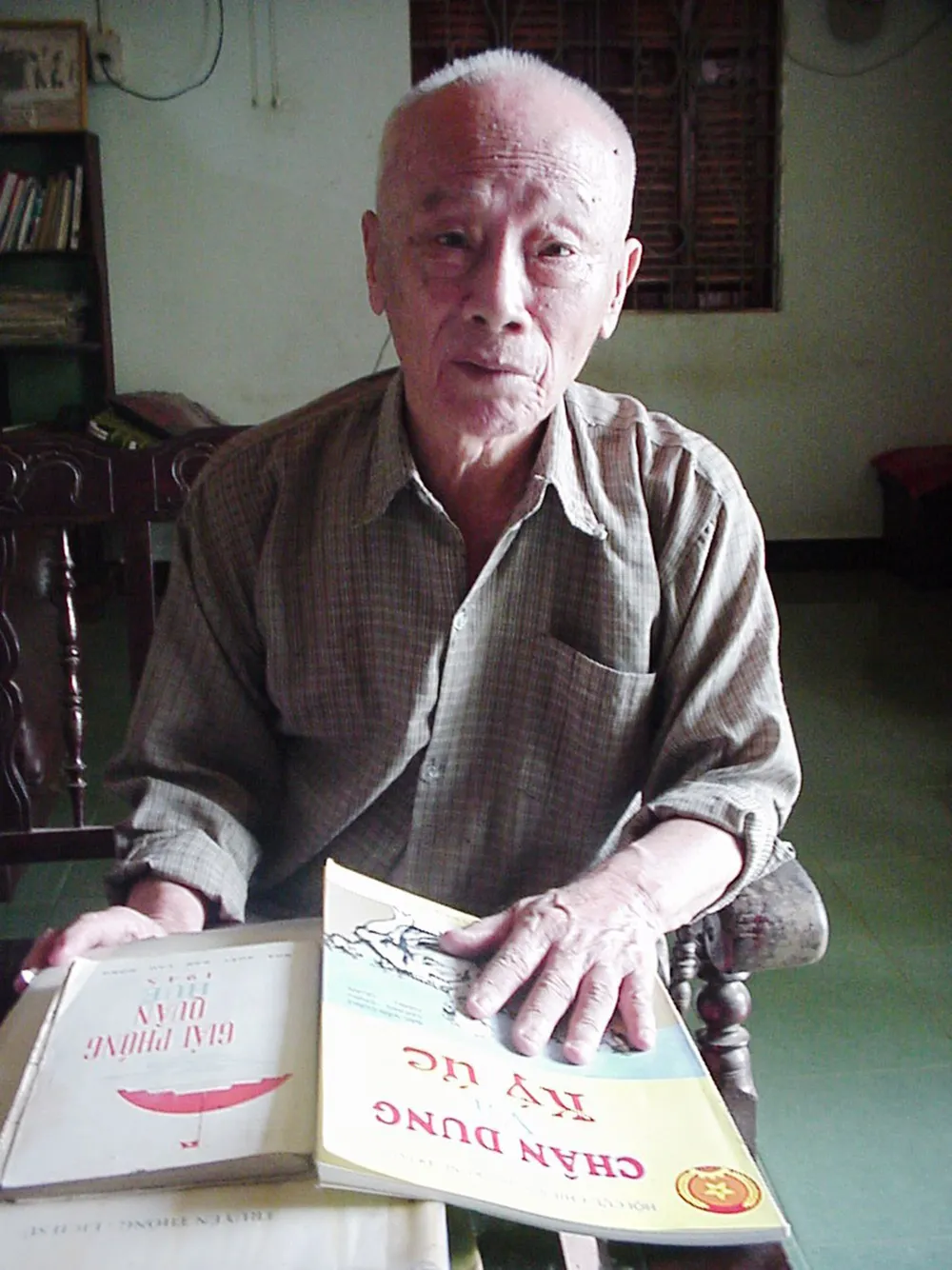 Ông Lê Đình Bân và những tư liệu về Trường Thanh niên tiền tuyến Ông Lê Đình Bân và những tư liệu về Trường Thanh niên tiền tuyến