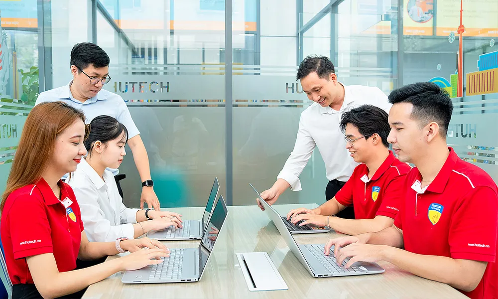 Cán bộ kỹ thuật Trường ĐH Công nghệ TPHCM kiểm dò dữ liệu lọc ảo, xét tuyển Cán bộ kỹ thuật Trường ĐH Công nghệ TPHCM kiểm dò dữ liệu lọc ảo, xét tuyển