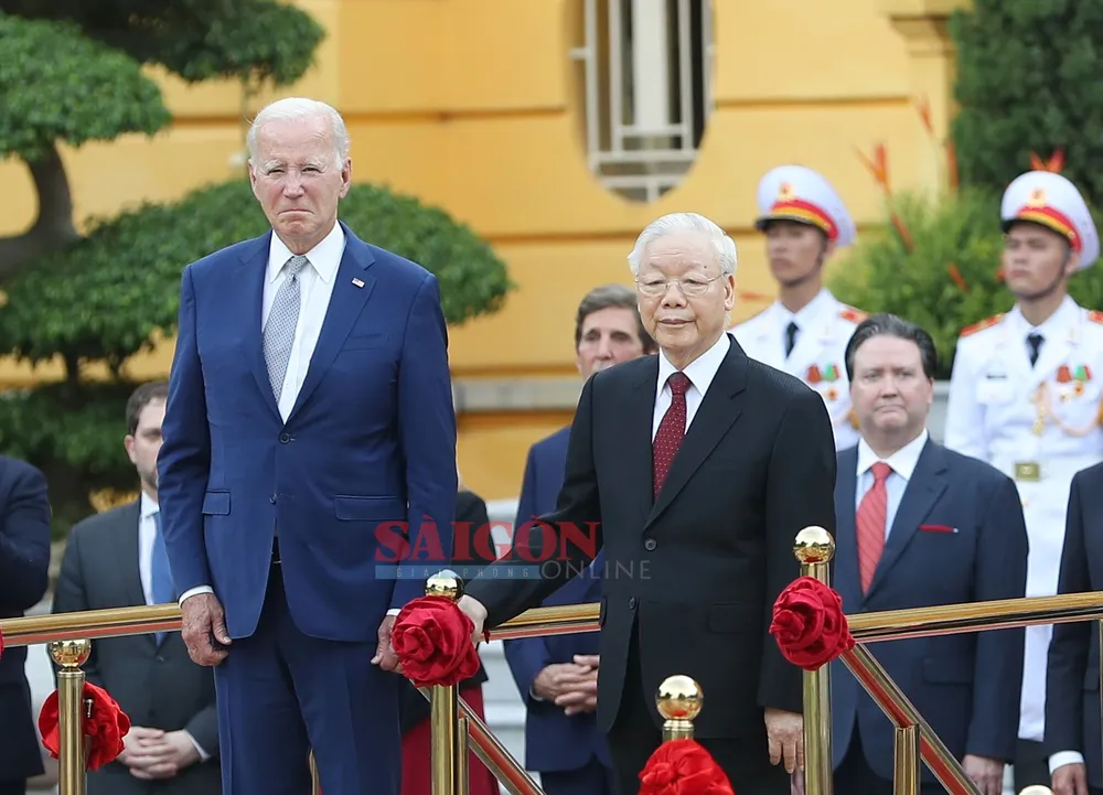 Tổng Bí thư Nguyễn Phú Trọng chủ trì lễ đón Tổng thống Hoa Kỳ Joe Biden. Ảnh: QUANG PHÚC Tổng Bí thư Nguyễn Phú Trọng chủ trì lễ đón Tổng thống Hoa Kỳ Joe Biden. Ảnh: QUANG PHÚC