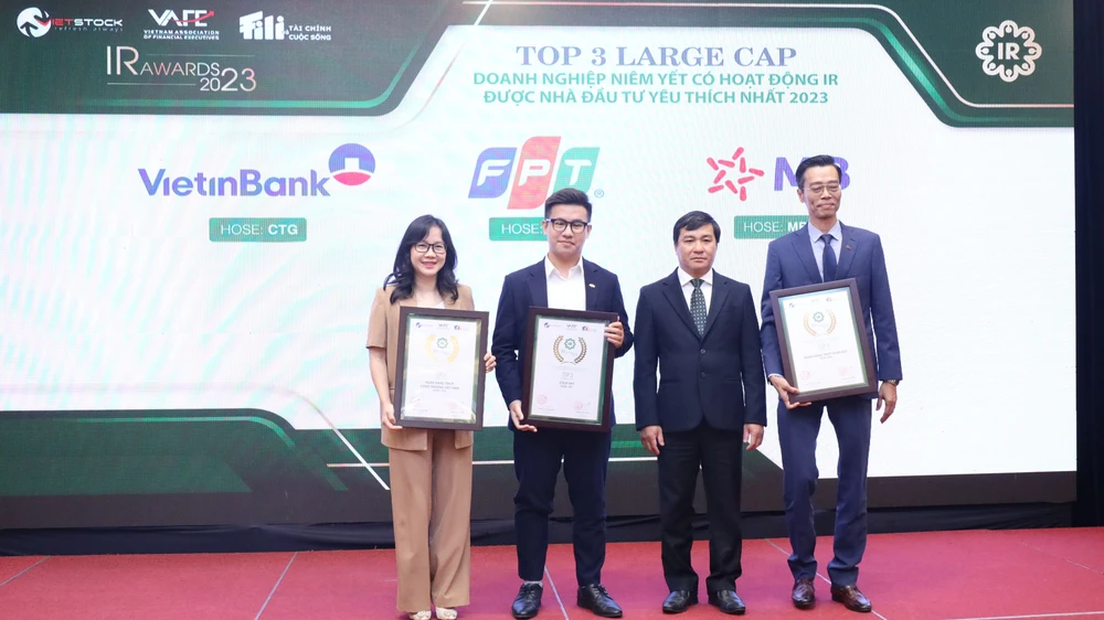 Ngân hàng MB, Vietinbank và Công ty FPT được vinh danh tại IR Award 2023