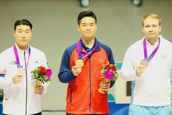 Phạm Quang Huy vừa đoạt HCV Asiad 19