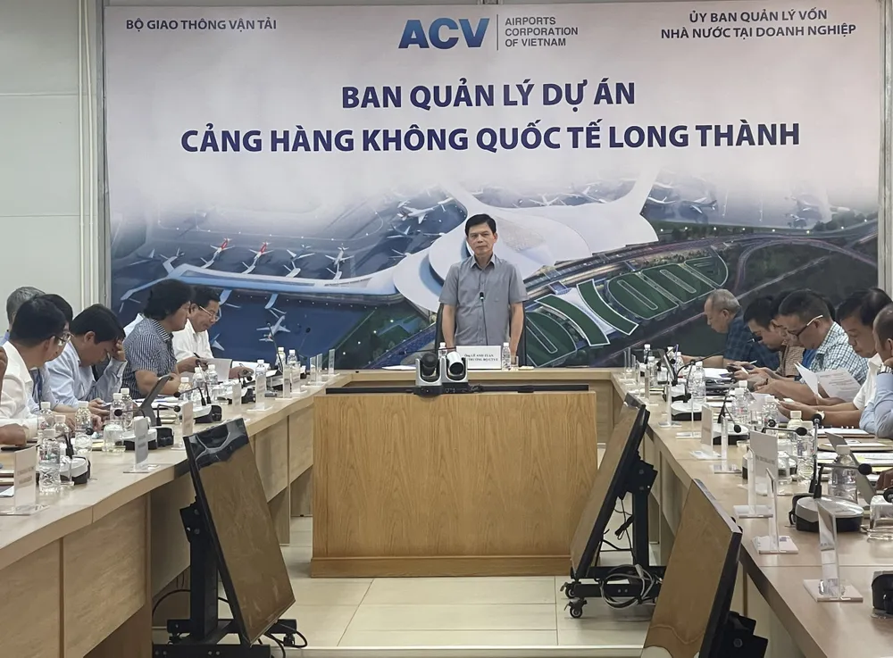 Thứ trưởng Bộ GTVT Lê Anh Tuấn làm việc với Ban Quản lý dự án sân bay Long Thành Thứ trưởng Bộ GTVT Lê Anh Tuấn làm việc với Ban Quản lý dự án sân bay Long Thành