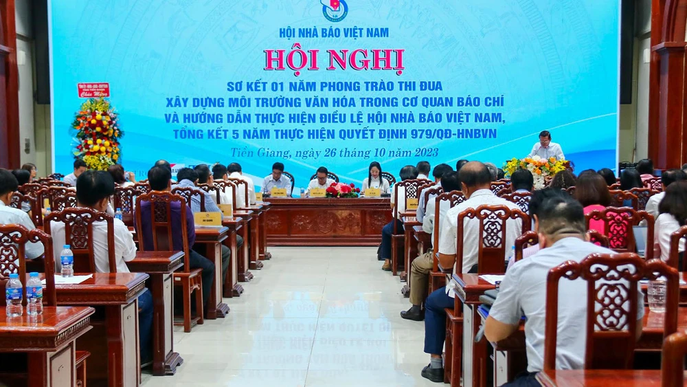 Quang cảnh hội nghị