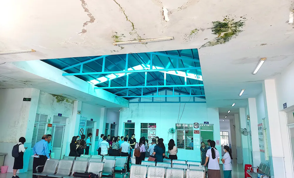 Trạm y tế xã Tân Thới Nhì (huyện Hóc Môn) sử dụng trên 20 năm nay đã xuống cấp Trạm y tế xã Tân Thới Nhì (huyện Hóc Môn) sử dụng trên 20 năm nay đã xuống cấp