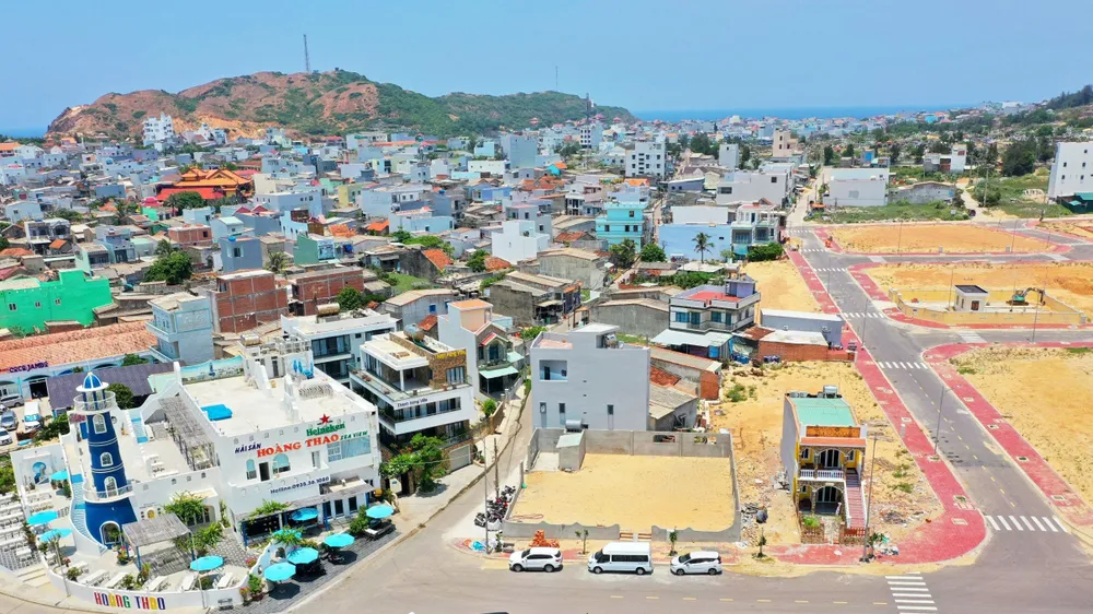 Đô thị mới làng biển bán đảo Nhơn Lý (TP Quy Nhơn, Bình Định) đang phát triển hiện đại, đóng góp vào phát triển chung của địa phương, đất nước. Ảnh: NGỌC OAI Đô thị mới làng biển bán đảo Nhơn Lý (TP Quy Nhơn, Bình Định) đang phát triển hiện đại, đóng góp vào phát triển chung của địa phương, đất nước. Ảnh: NGỌC OAI