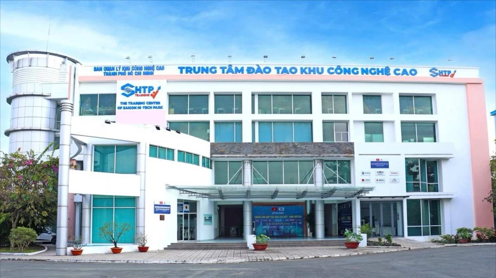 Trung tâm Đào tạo Khu Công nghệ cao TPHCM tuyển dụng