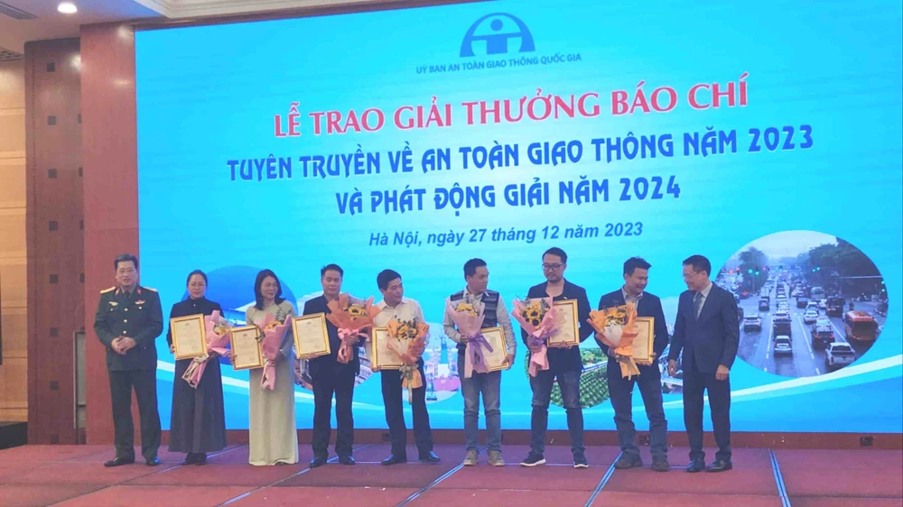 Lễ trao giải thưởng Báo chí tuyên truyền về an toàn giao thông năm 2023