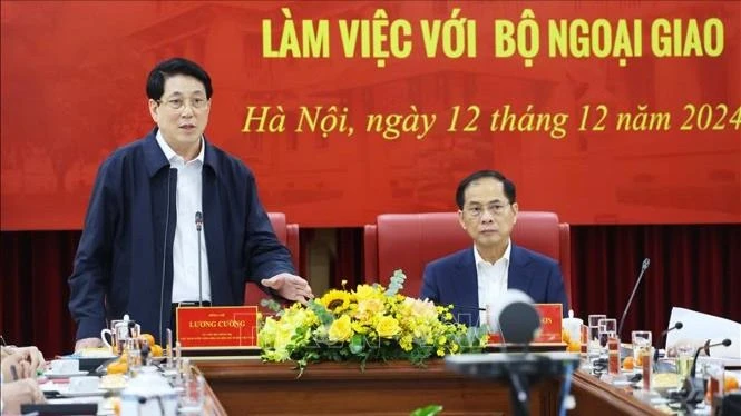 Chủ tịch nước Lương Cường làm việc với Bộ Ngoại giao. Ảnh: TTXVN