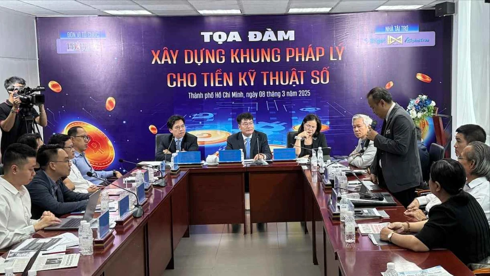 Các đại biểu tham dự tọa đàm