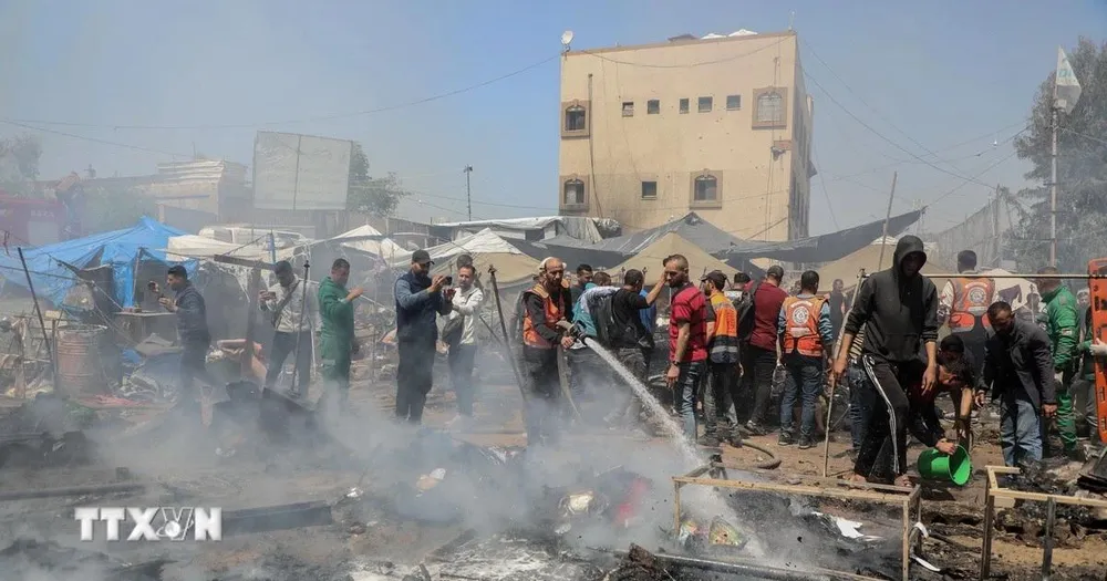 Cảnh đổ nát sau cuộc không kích của Israel tại Gaza. Ảnh: THX/TTXVN