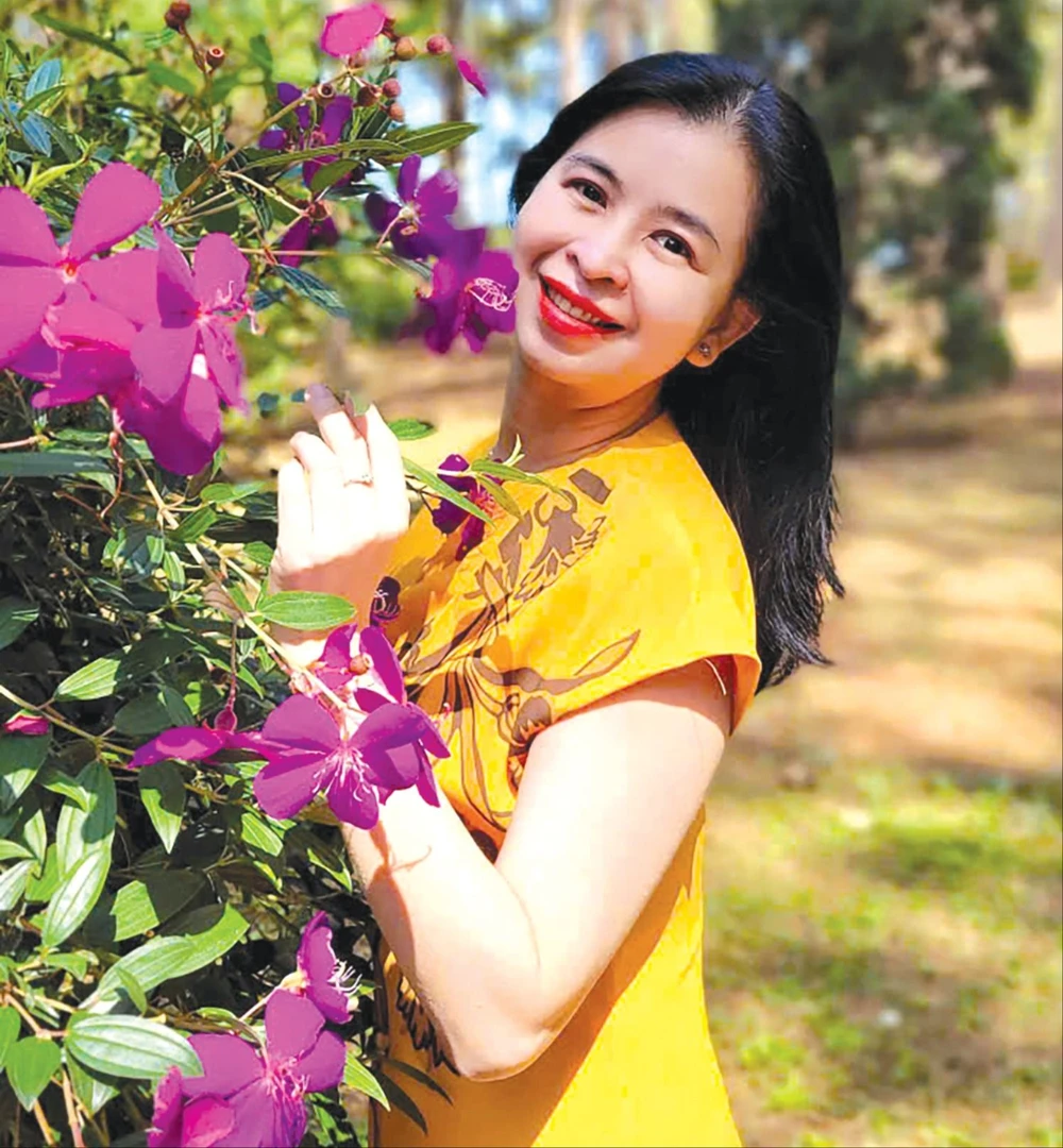 Nhà văn Dương Thụy CN4 nhan vat.jpg