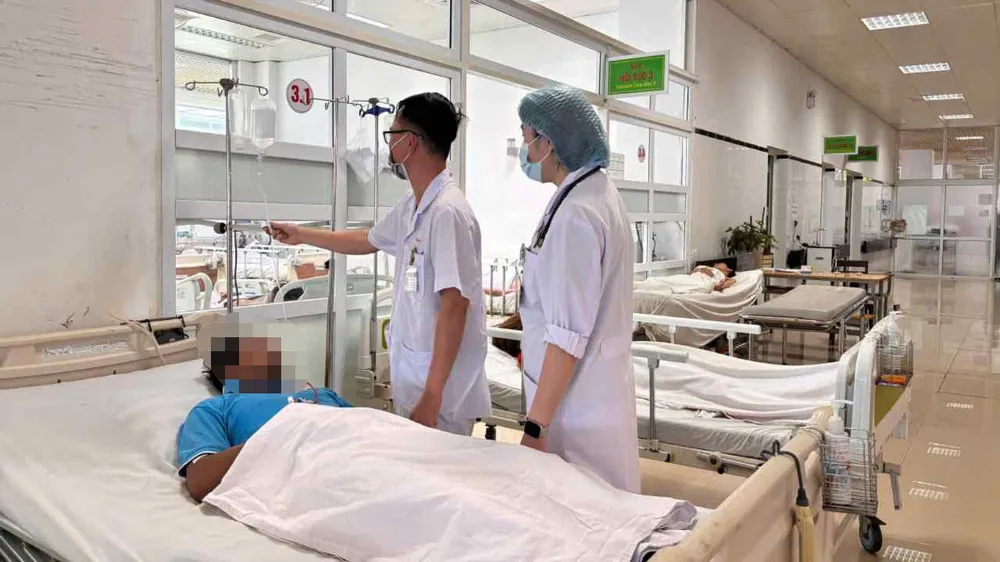 Bệnh nhân đang điều trị tại Bệnh viện Đa khoa vùng Tây Nguyên mo mat.jpg