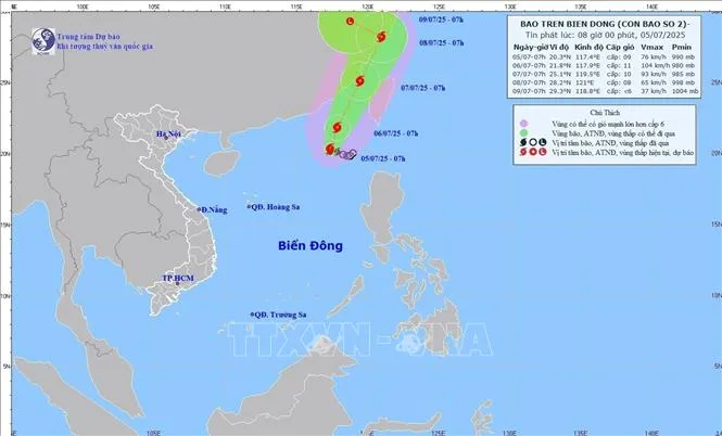 Hướng di chuyển của bão số 2, lúc 7 giờ ngày 5-7. Ảnh: TTXVN phát Hướng di chuyển của bão số 2, lúc 7 giờ ngày 5-7. Ảnh: TTXVN phát