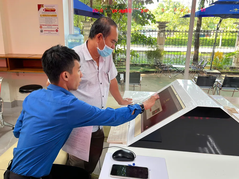 Hướng dẫn người dân nộp hồ sơ trực tuyến tại UBND xã Nhà Bè PSA Anh9-Nhà Bè.jpg