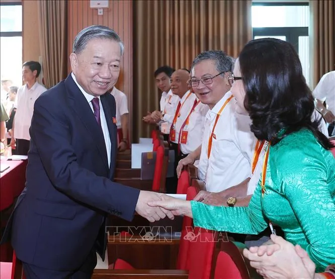 Tổng Bí thư Tô Lâm dự Đại hội đại biểu Đảng bộ xã Nghĩa Trụ lần thứ nhất, nhiệm kỳ 2025 - 2030. Ảnh: TTXVN tbt-5.jpg