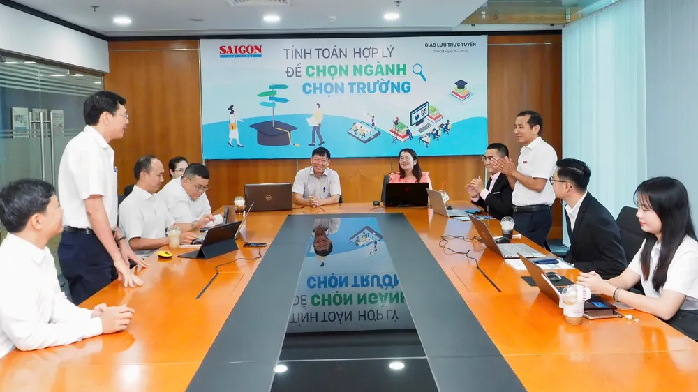 Quang cảnh buổi giao lưu. Ảnh: HOÀNG HÙNG 58613f49-a7d1-4f53-bdc1-30a988de76cd.jpg