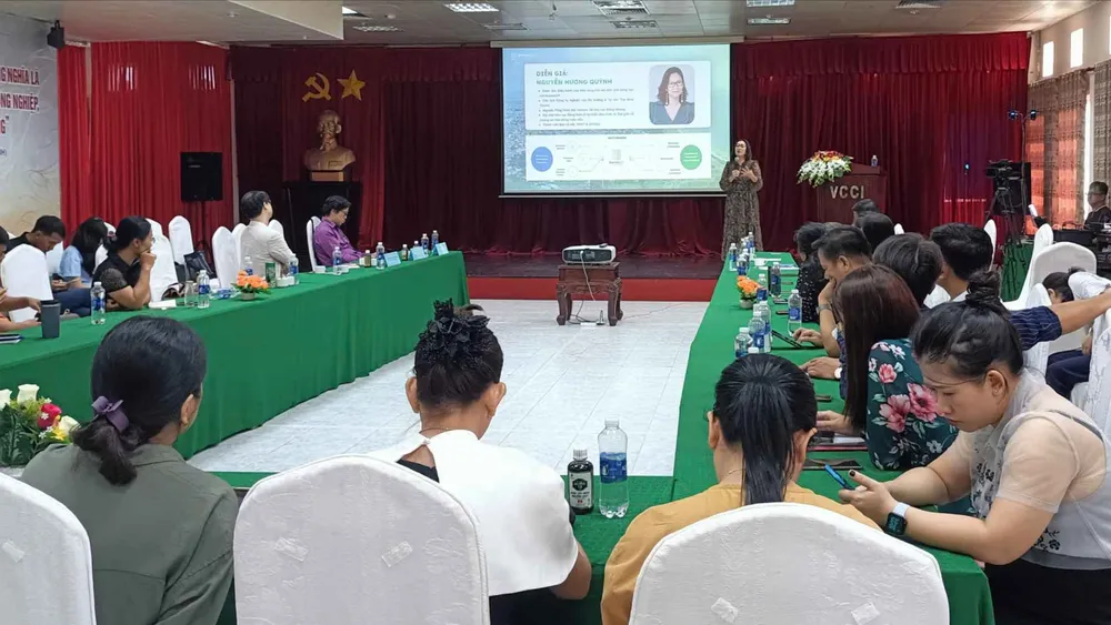 Quang cảnh hội thảo. Ảnh: NGỌC MINH anh 1 doanh nghiep.jpg