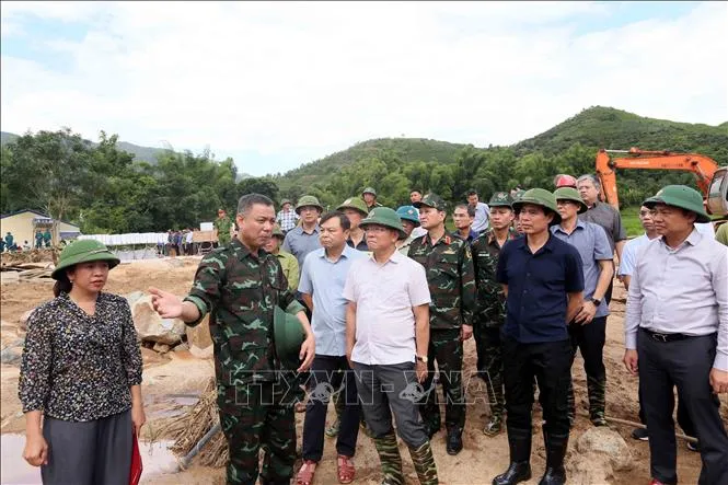 Phó Thủ tướng Chính phủ Lê Thành Long kiểm tra tình hình thiệt hại, công tác khắc phục hậu quả do mưa lũ tại xã Chiềng Sơ Phó Thủ tướng Chính phủ Lê Thành Long kiểm tra tình hình thiệt hại, công tác khắc phục hậu quả do mưa lũ tại xã Chiềng Sơ