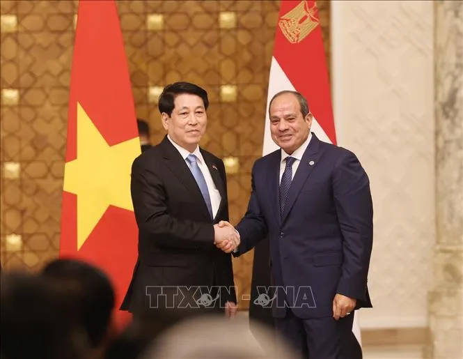 Chủ tịch nước Lương Cường và Tổng thống Ai Cập Abdel Fattah El-Sisi tại cuộc gặp gỡ báo chí, thông tin về kết quả hội đàm. Ảnh: TTXVN Chủ tịch nước Lương Cường và Tổng thống Ai Cập Abdel Fattah El-Sisi tại cuộc gặp gỡ báo chí, thông tin về kết quả hội đàm. Ảnh: TTXVN