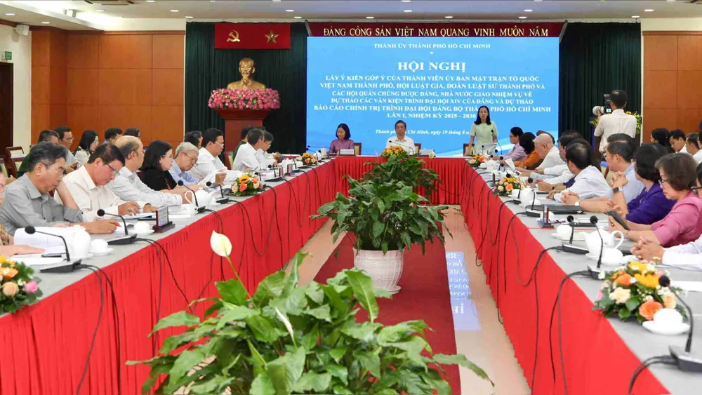 Quang cảnh hội nghị. Ảnh: DŨNG PHƯƠNG hinh-2-9031-6986.jpg