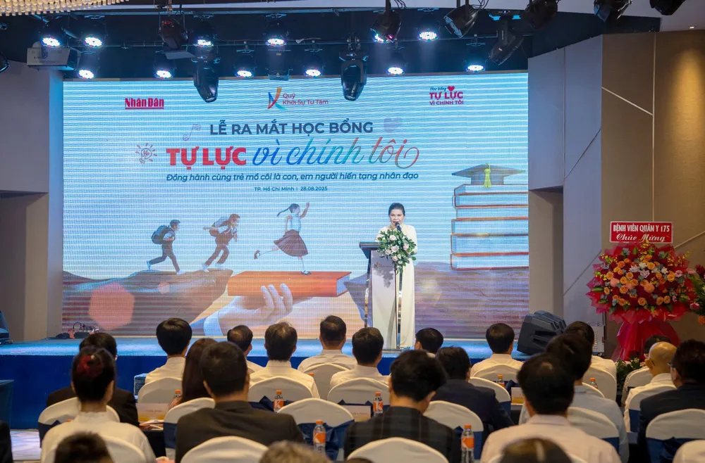 Bà Đặng Thị Kim Oanh phát biểu fccdae5f-01ea-4a83-ab7d-a44353120a3b.jpg