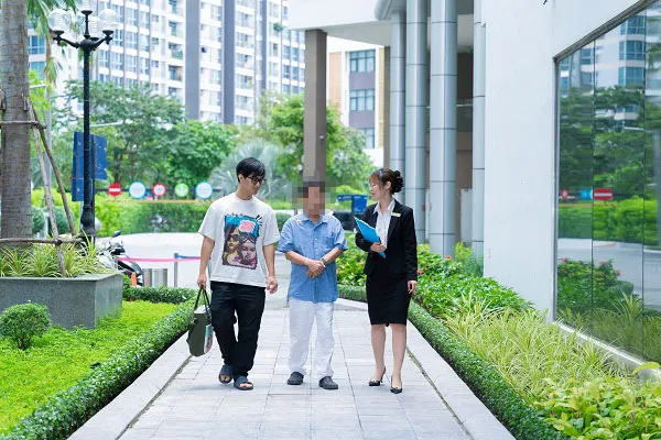 Bệnh nhân trở lại cuộc sống thường ngày sau cuộc can thiệp mo-mat-1.jpg