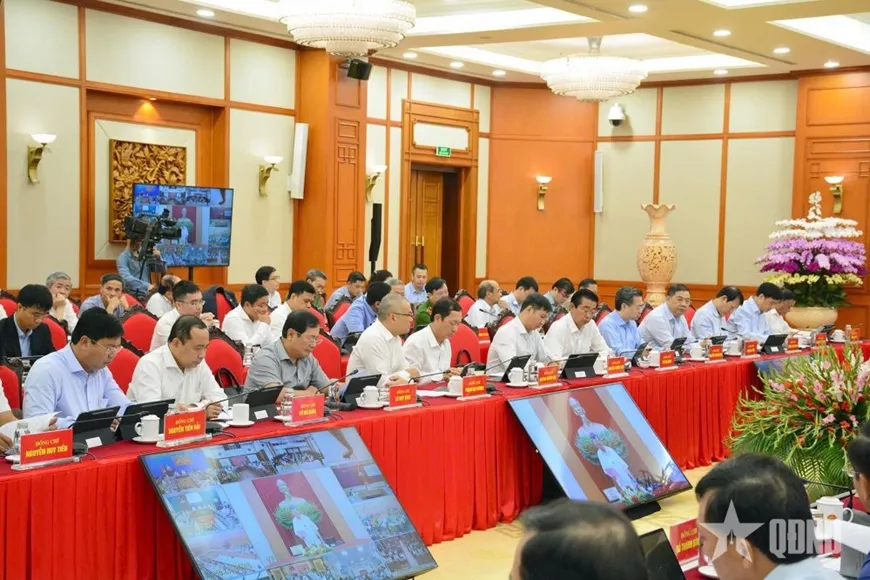 Các đại biểu tham dự phiên họp. Ảnh: QĐND tbt3.jpg