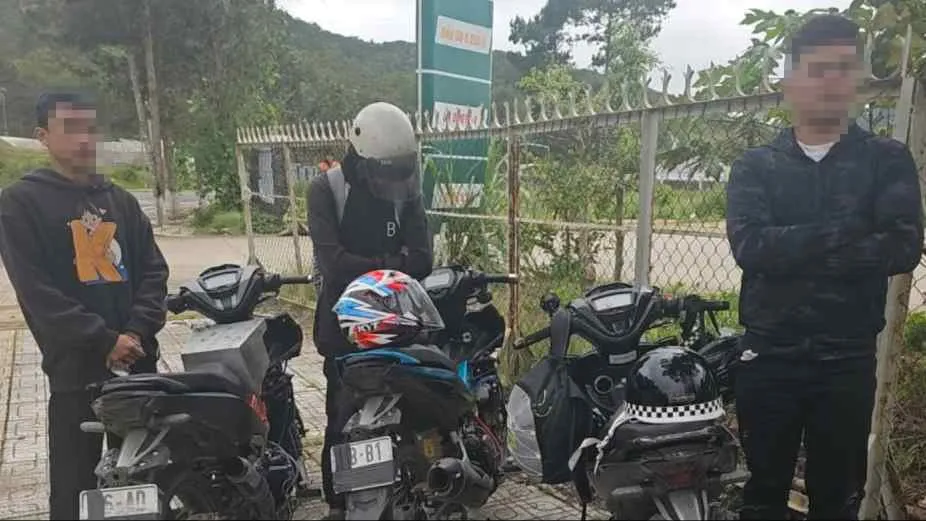 Các xe máy che biển số mo-mat.jpg