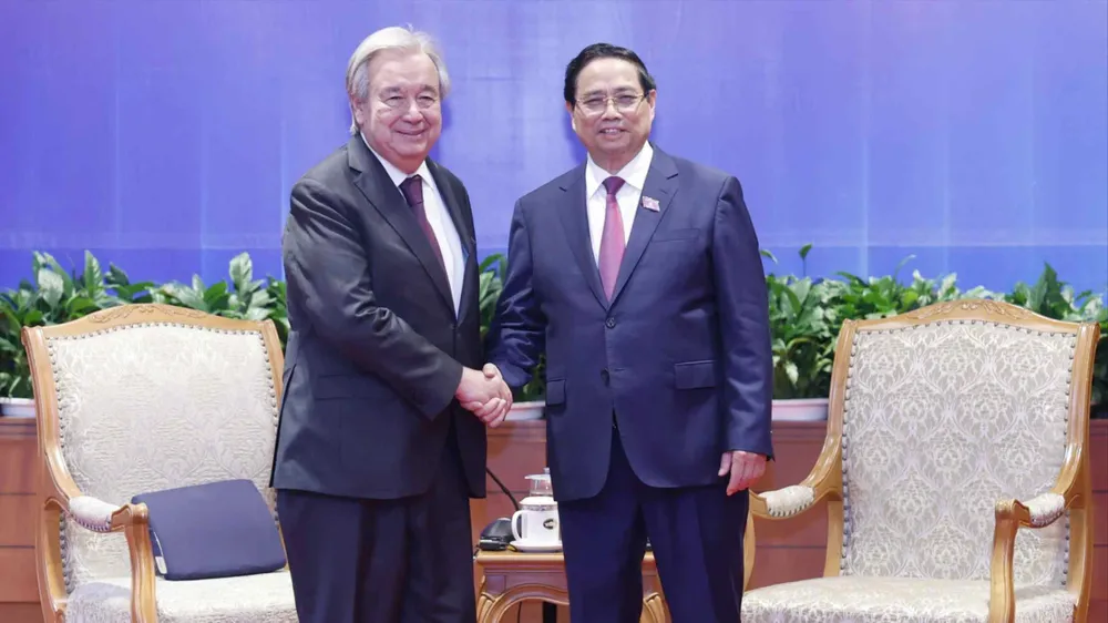 Thủ tướng Phạm Minh Chính tiếp Tổng Thư ký Liên hợp quốc António Guterres chiều 25-10. Ảnh: QUANG PHÚC