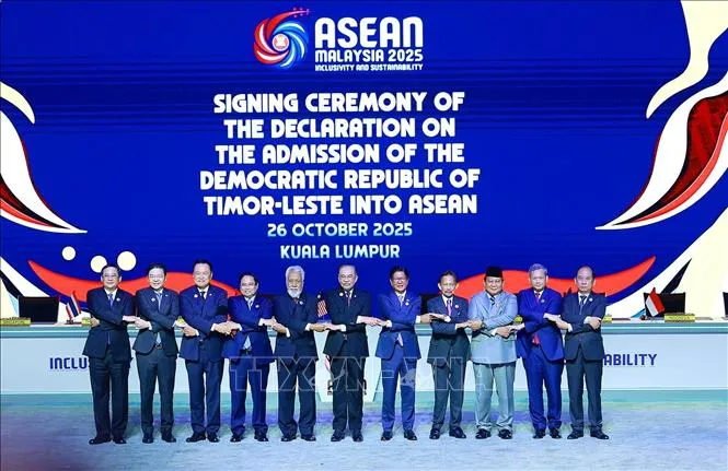 Thủ tướng Phạm Minh Chính và các Trưởng đoàn chụp ảnh chung tại Lễ khai mạc Hội nghị Cấp cao ASEAN lần thứ 47 thu-tuong-10.jpg