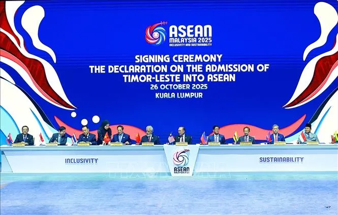 Thủ tướng Phạm Minh Chính và các Trưởng đoàn ký Tuyên bố kết nạp Timor-Leste vào ASEAN thu-tuong-8.jpg