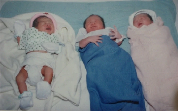 Vietnam's first three babies born from in vitro fertilization. Photo: Archive tu-lieu-886-2.jpg