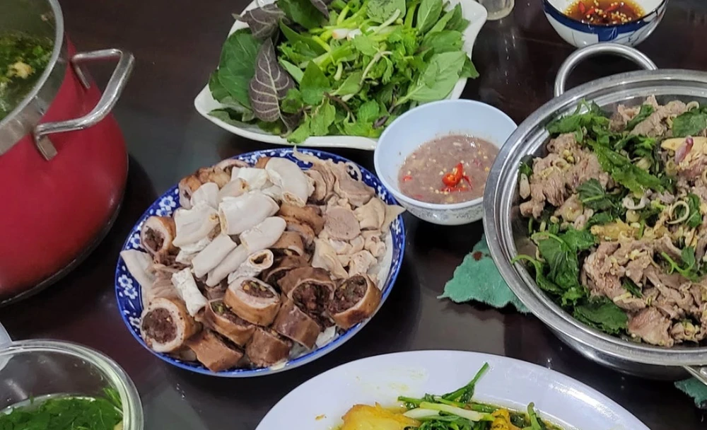 Lòng heo là món ăn phổ biến nhưng tiềm ẩn nhiều nguy cơ cho sức khỏe 476227539_1314324429881129_3825464533865283981_n.jpg