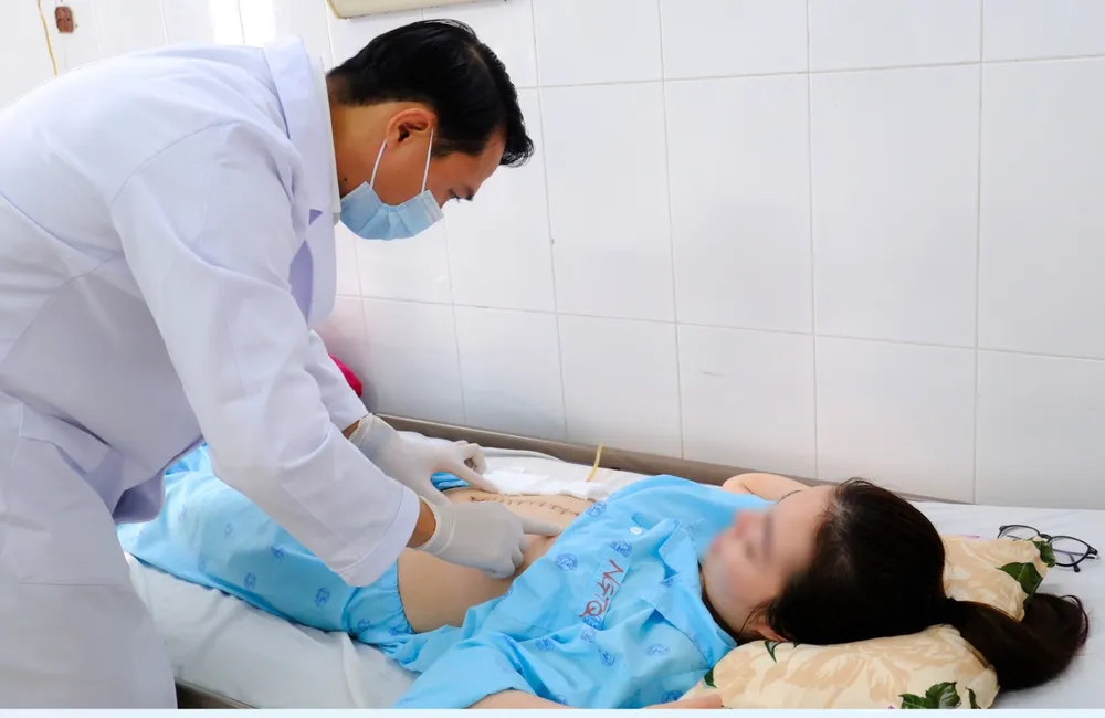 Bệnh nhân ổn định sau ca phẫu thuật cắt khối u vùng đầu tuỵ 557014374_1129642162606873_5325684561566534488_n.jpg
