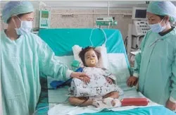 Cháu bé ghép gan trải qua 4 lần phẫu thuật