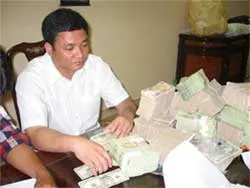 Các kiểu “ăn bẩn” của vua lừa Lê Bảo Quốc