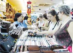 Nhộn nhịp thị trường khách quốc tế