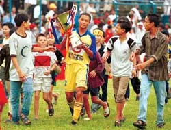 Ông Vinh đã cho “bom” nổ ảnh 1 Ông Vinh đã cho “bom” nổ ảnh 1