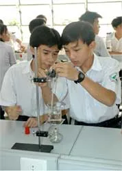 Thực chất là trả lại tên cho loại trường tự chủ về tài chính